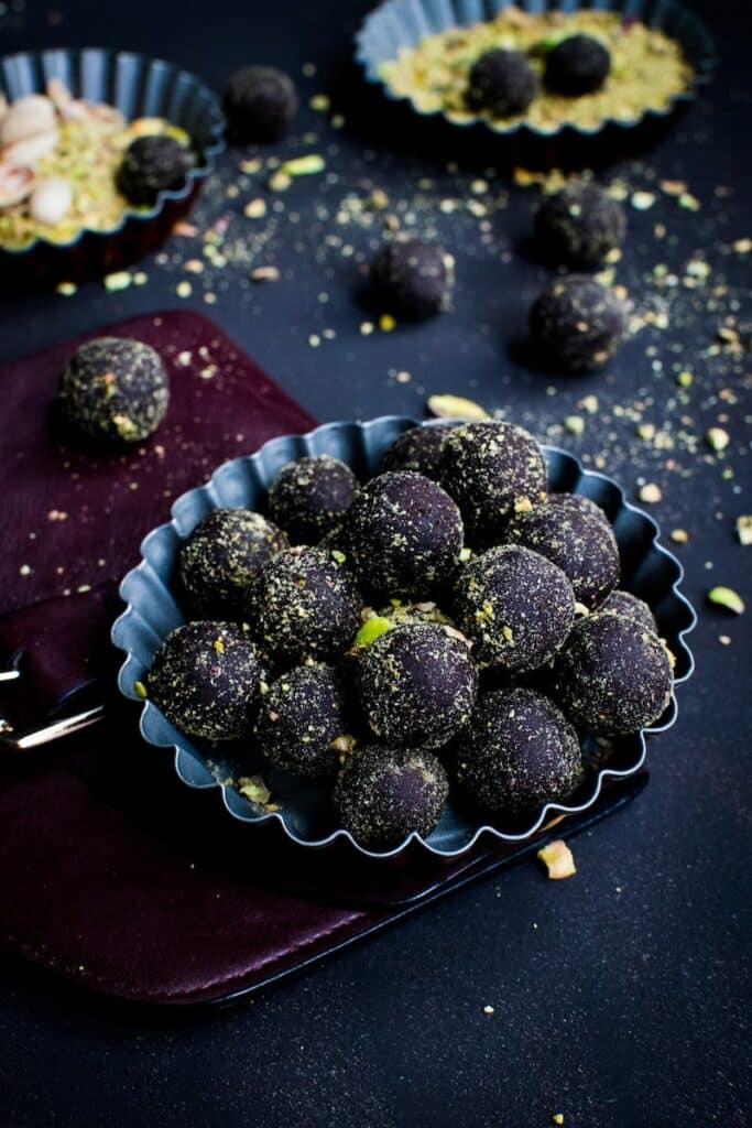 En el chocolate enriquecido con harina de orujo de uva se detecta un sabor afrutado y un color más oscuro.